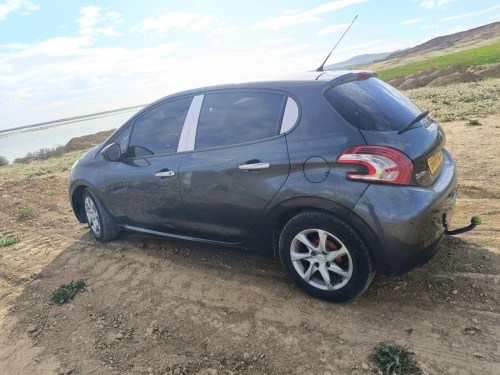 Peugeot 208 2013 Active plus