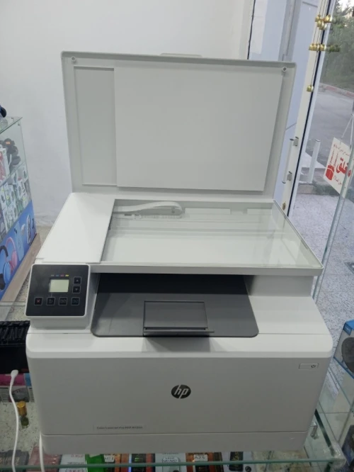 Color Laser Jet pro MFP M182n