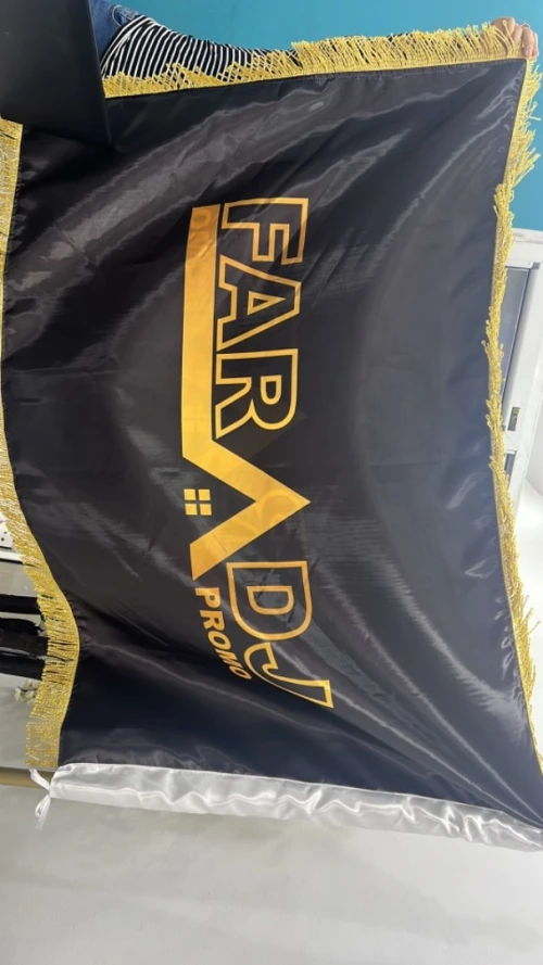 Drapeaux personnalisés avec logo ou dessin