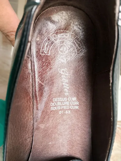 Escarpins noir vernis + chaussures compensées en cuir - importation France 