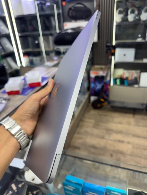 MacBook Pro M2 13" 8G 256G mdm 