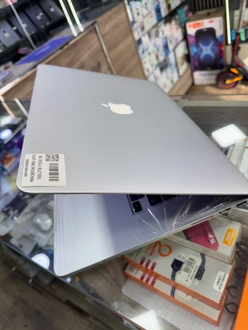 MacBook Pro 2015 15" i7 16G 2TB SDD 