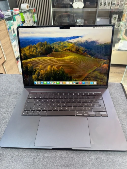 MacBook Air M2 2023 15" 8G 256G