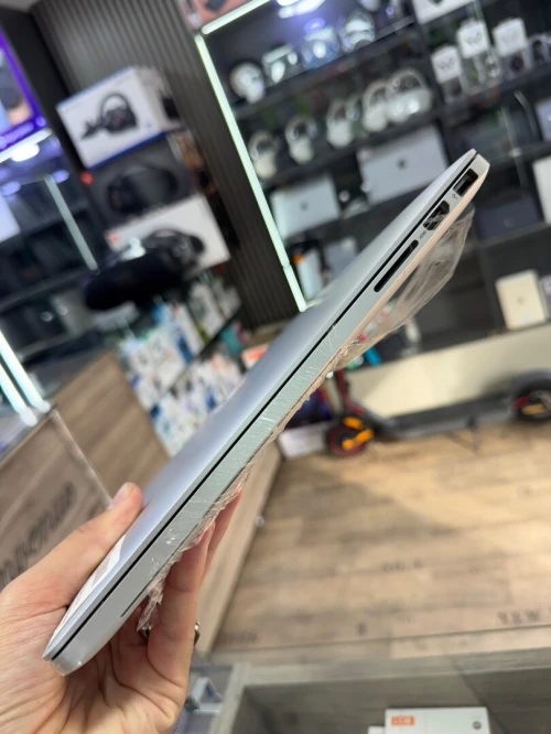 MacBook Pro 2015 15" i7 16G 2TB SDD 