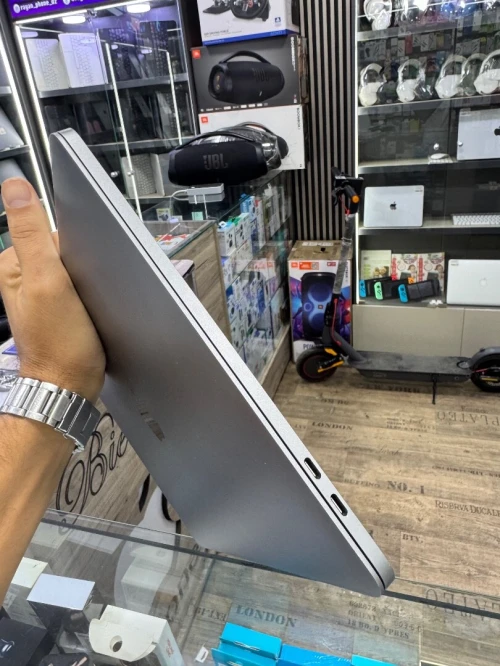 MacBook Pro M2 13" 8G 256G mdm 