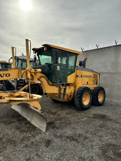 NIVELEUSE VOLVO G930 2008