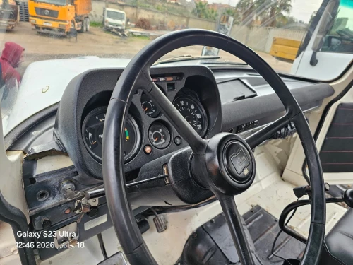 CAMION HINO 6X4 GRUE 1989