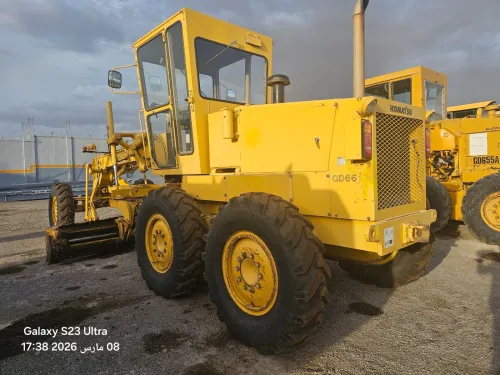 NIVELEUSE KOMATSU GD 661 2008