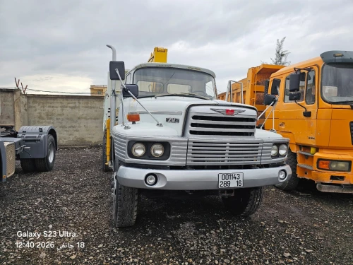 CAMION HINO 6X4 GRUE 1989