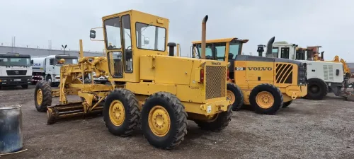 NIVELEUSE KOMATSU GD 661 2008