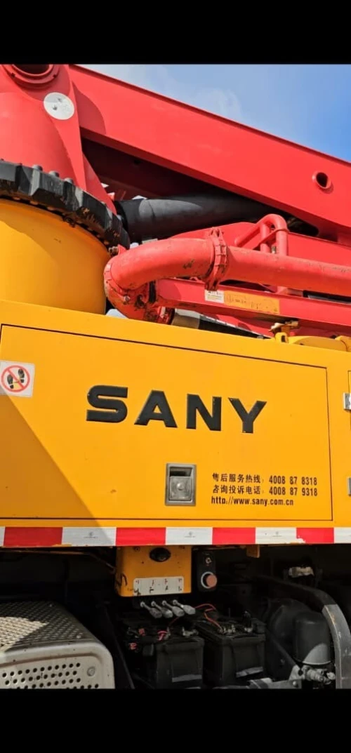 CAMION MERCEDES ACTROS 3341 POMPE A BETON GIRAFE SANY 