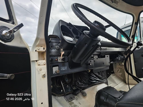 CAMION HINO 6X4 GRUE 1989