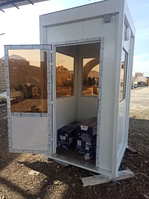 Location et Fabrication de Cabine Modulaire & Base De Vie & Guerites & Postes De Garde.