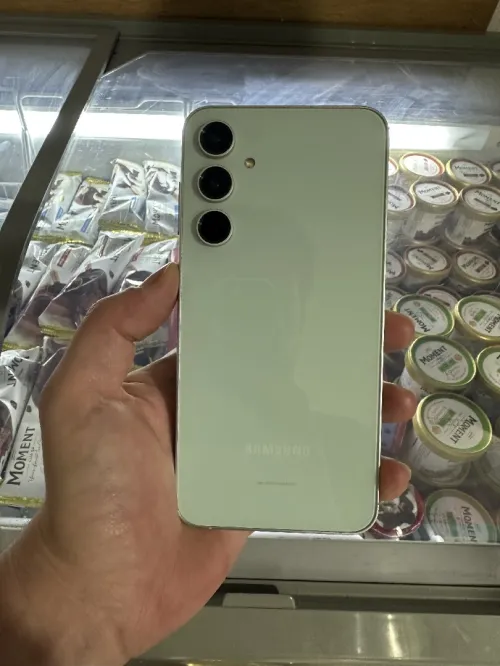 Samsung s23fe