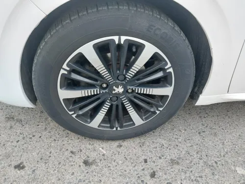 Peugeot 208 2019 