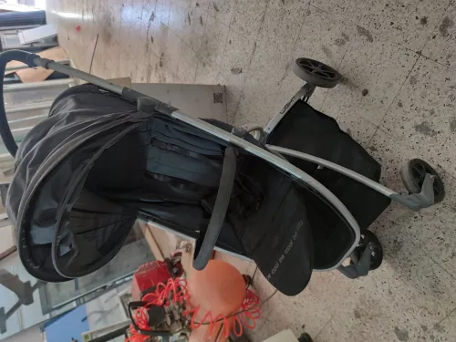 La poussette bébé nouveau