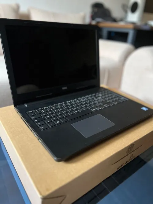 Dell Inspiron 15 (État Neuf 10/10) - Full Pack avec Boîte et son chargeur original