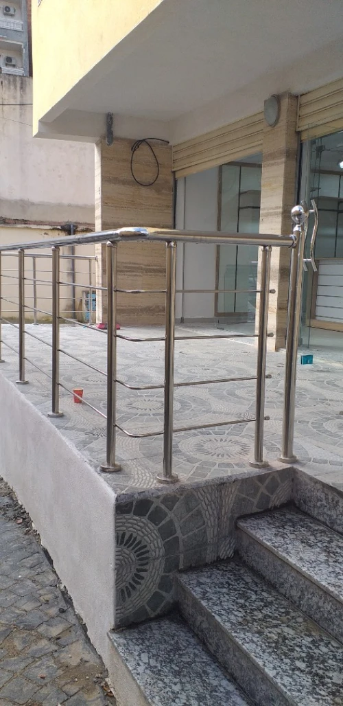 Cabine de douches italien sur mesure  rampe escalier inox 