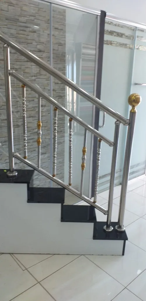 Cabine de douches italien sur mesure  rampe escalier inox 