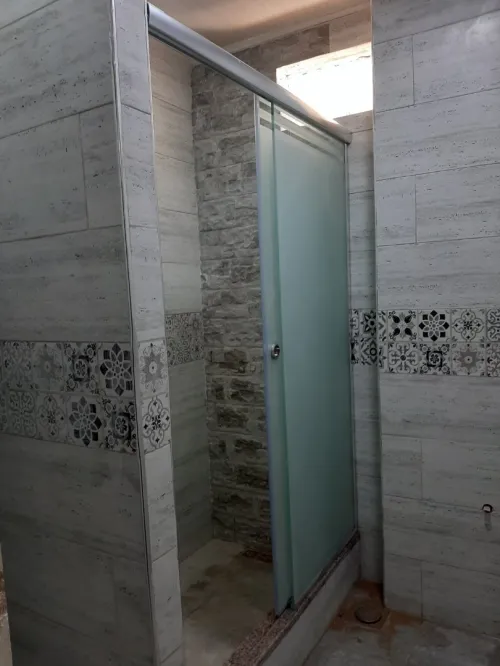 Cabine de douches italien sur mesure  rampe escalier inox 