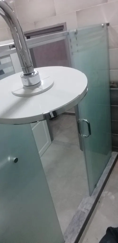 Cabine de douches italien sur mesure  rampe escalier inox 