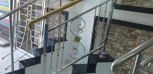 Cabine de douches italien sur mesure  rampe escalier inox 