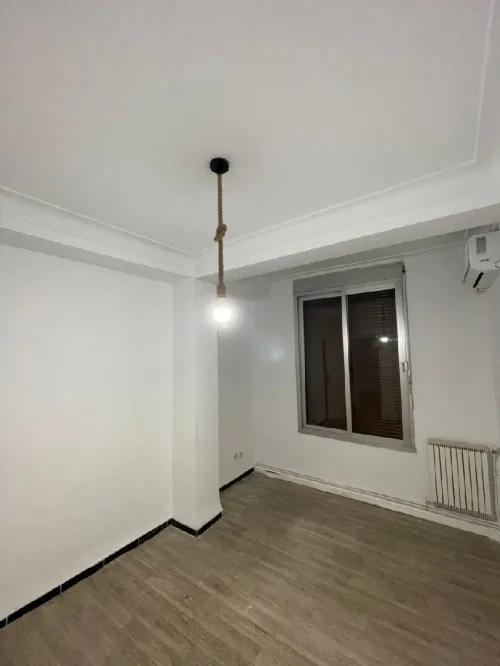Location Appartement Niveau de villa F5 Alger Hydra