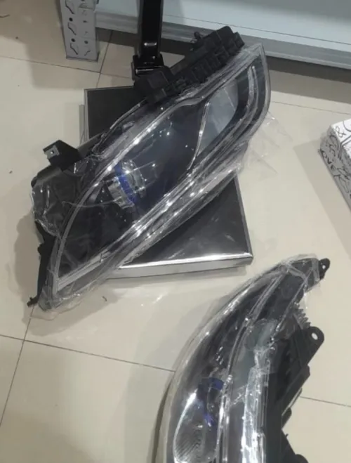 Phares livan x3 pro geely