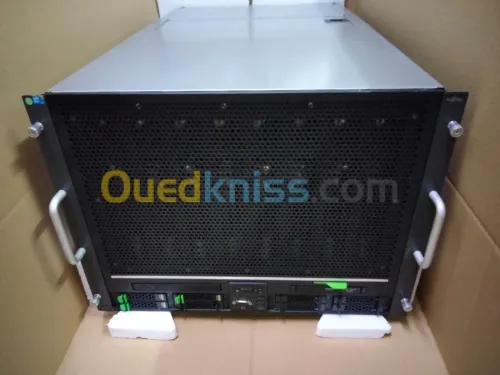 Serveur  SUPER-PUISSANT FUJITSU RX900 S2