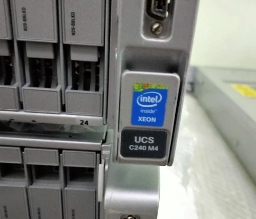 Serveur CISCO UCS C240 M4