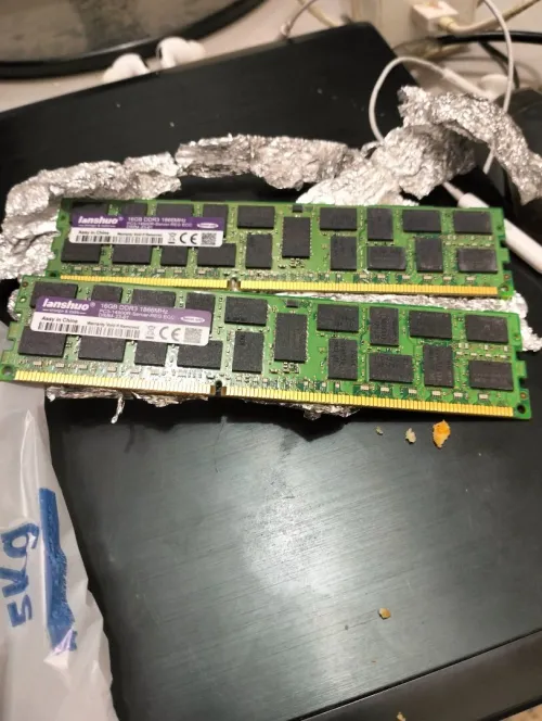DDR3 16 GO pour Serveur ( Fréquence 1800 mhz )