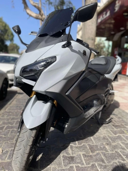 Yamaha Tmax 2025