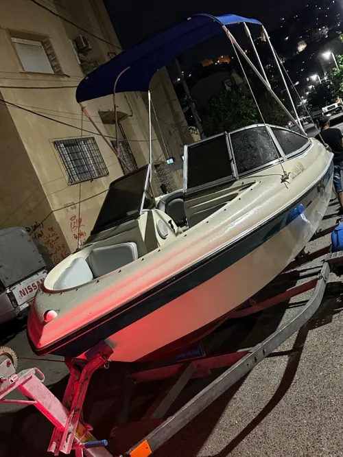 Vente Bateau canadien longueur 5metre moteur 75chv mariner mercurey 2 temps très très propre 