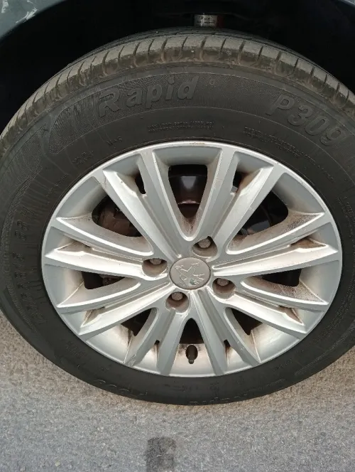 Peugeot 301 2013 Allure