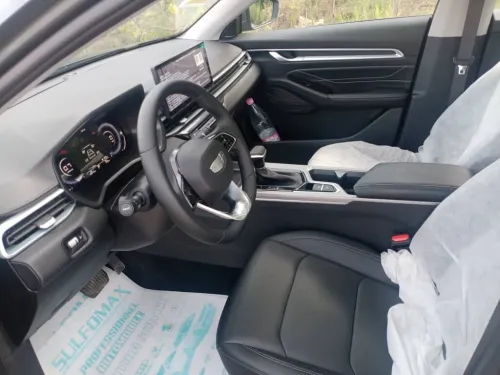 Geely Emgrand 2025 