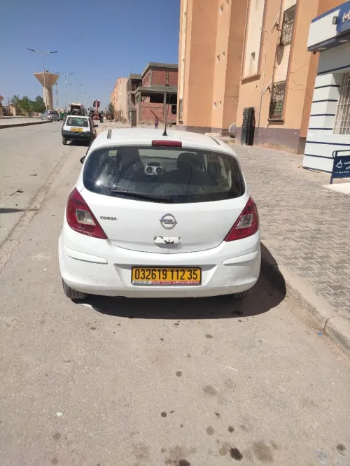 Opel Corsa 2012 Corsa d essence