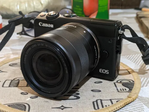 Canon EOS-M100