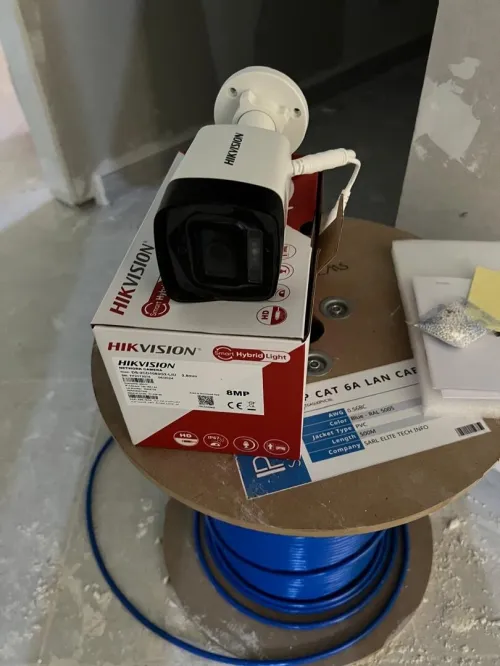 Installation de caméras de surveillance, et réseaux