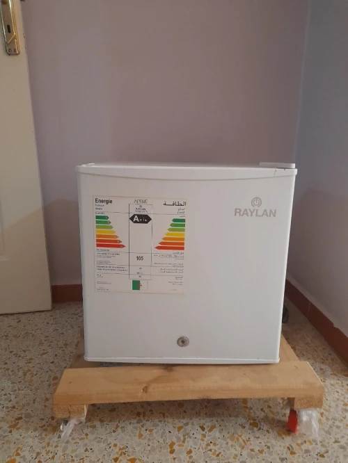 Meuble + tv + réfrigérateur 