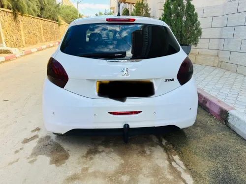 Peugeot 208 2015 Allure