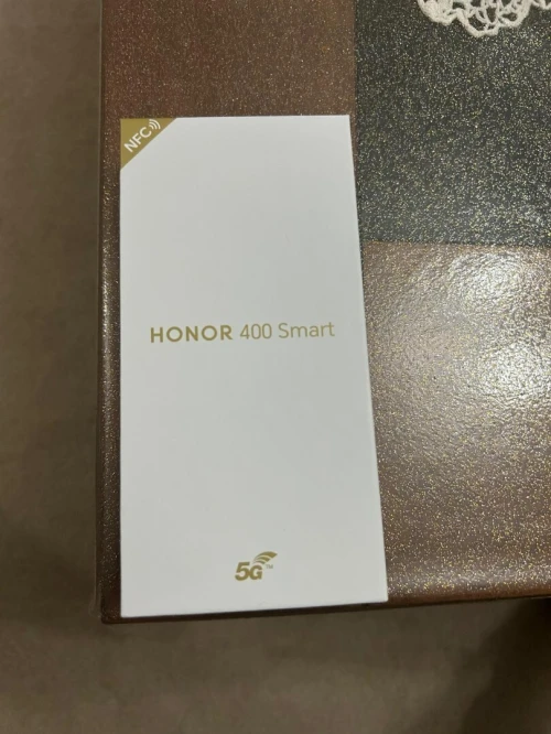 HONOR 400 Smart 5G - 128 GO - 4GB (NEUF JAMAIS UTILISÉ / ACHETÉ A PARIS EN FRANCE)