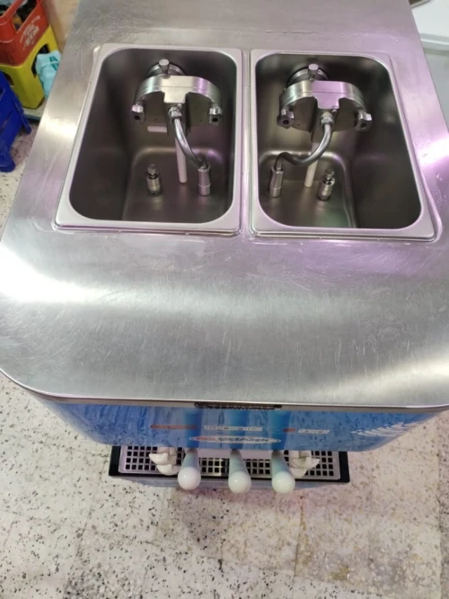 Machine à glace professionnelle en très bon état