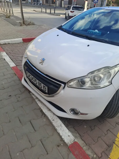 Peugeot 208 2015 Allure