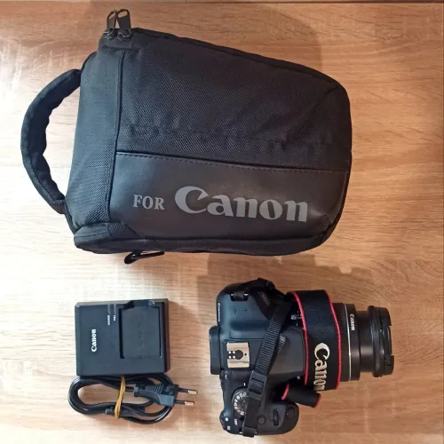 Canon EOS 2000D