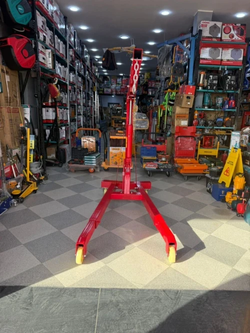 Il s'agit d'une grue d'atelier hydraulique,/رافعة ورشة هيدروليكية