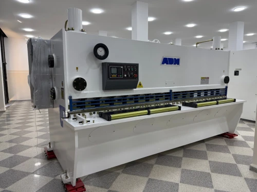 Presse cisaille guillotine marque ADH 