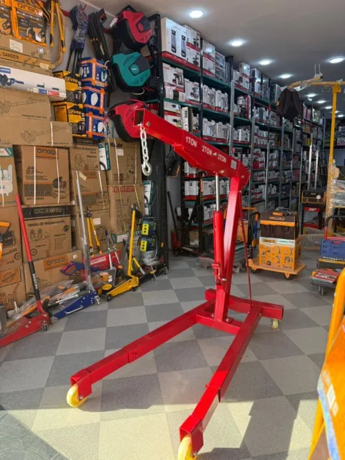 Il s'agit d'une grue d'atelier hydraulique,/رافعة ورشة هيدروليكية
