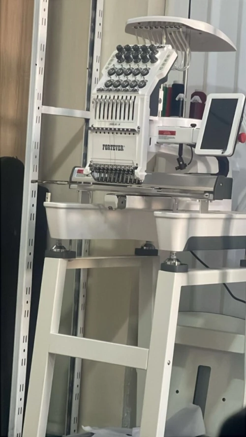 Machine à broderie fortever halo x jdida état 10/10