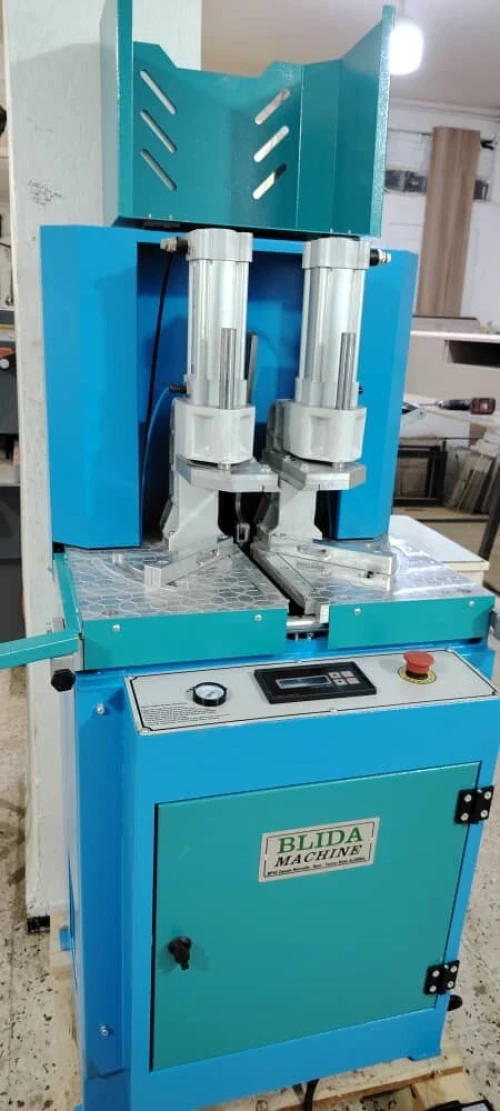 Machine soudeuse PVC