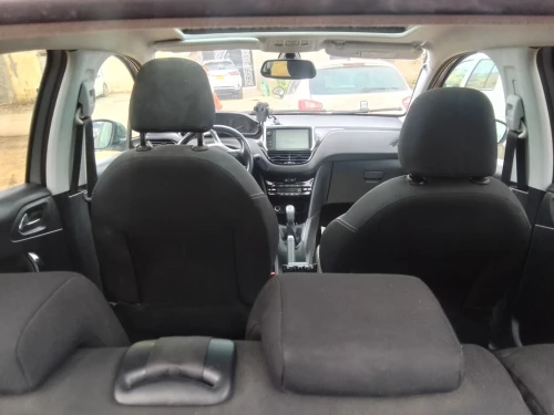 Peugeot 208 2015 Allure Facelift